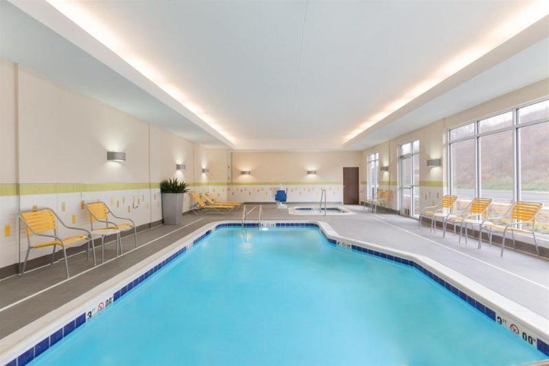 Towneplace Suites By Marriott Pittsburgh Airport/Robinson Township Exterior foto